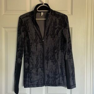 Women’s XS Under Armour lightweight jacket